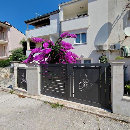 Studio City Garden Ровинь Экстерьер фото