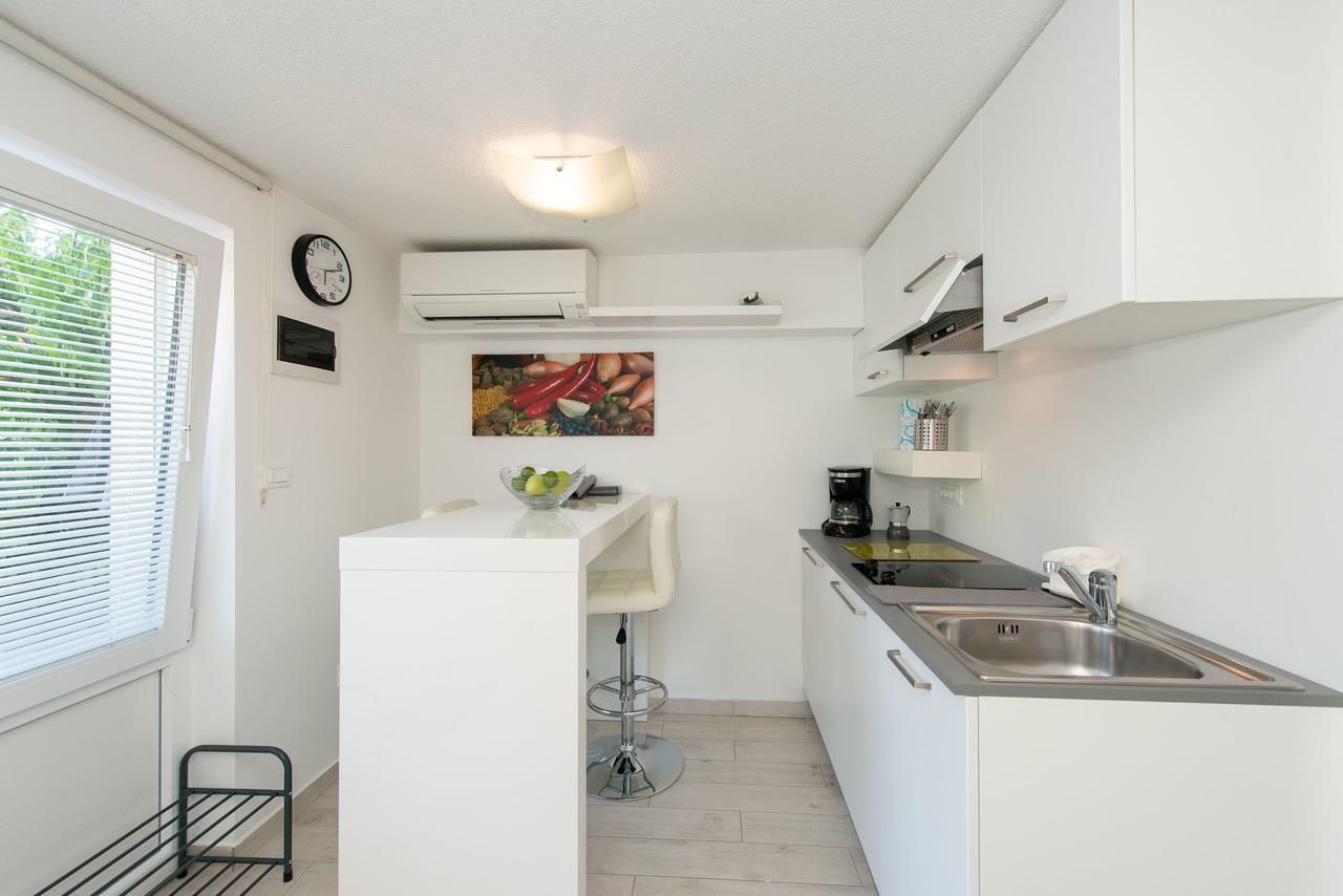 Studio City Garden Ровинь Экстерьер фото