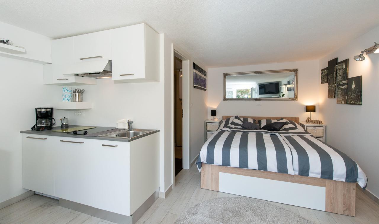 Studio City Garden Ровинь Экстерьер фото